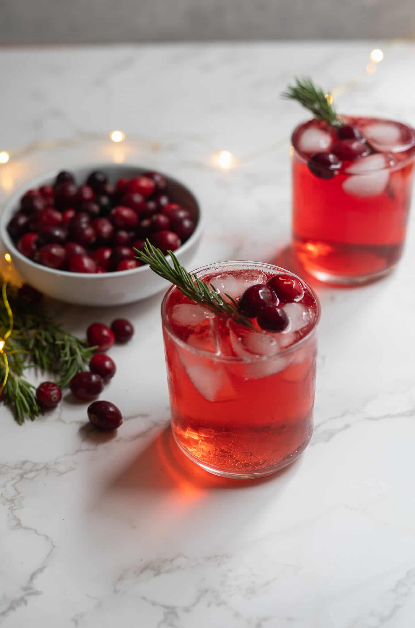 Christmas Cranberry Gin Fizz Cocktail CC's Table | CC's Table